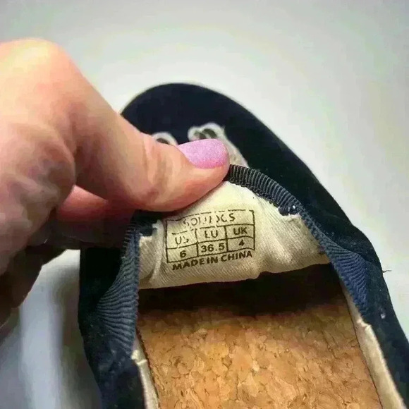 SOLUDOS Blue Velvet Velour Llama Embroidered Patch Slip On Shoes Women Size 6 - Picture 8 of 8